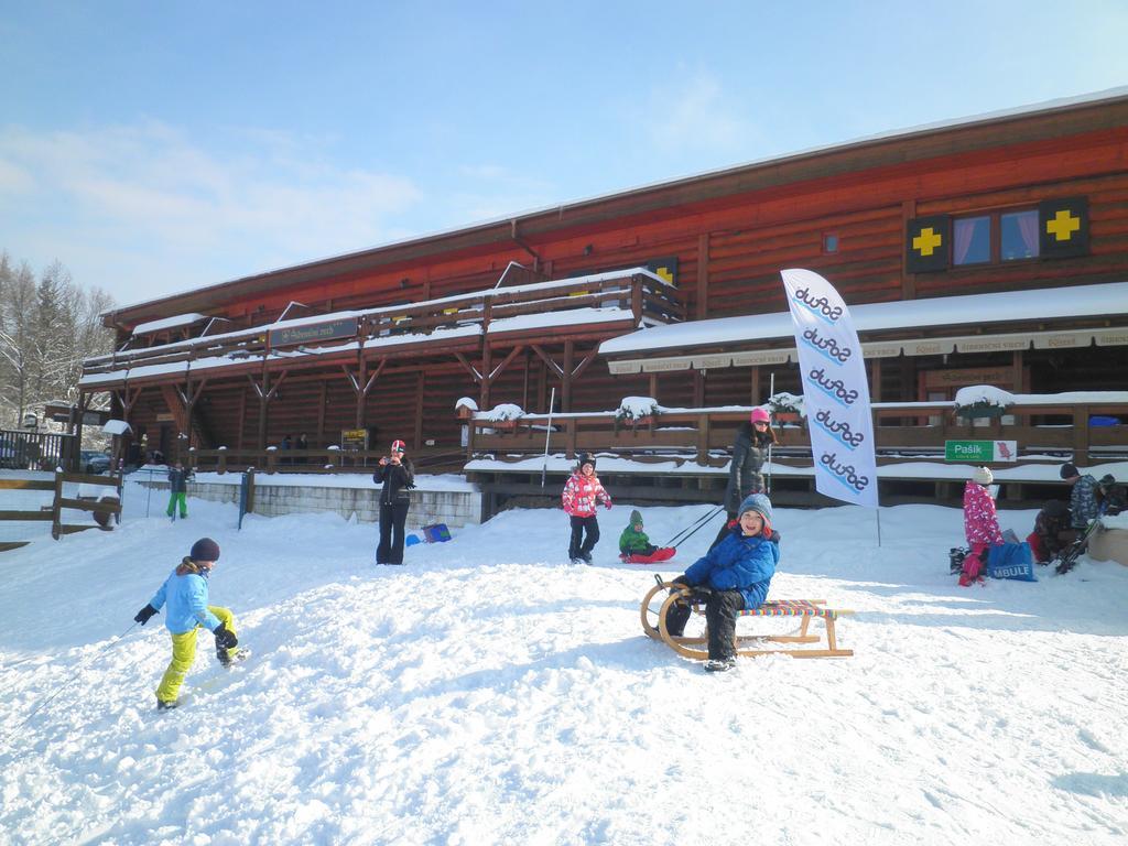 Sport-Hotel Sibenicni Vrch Mnichovice Exterior foto